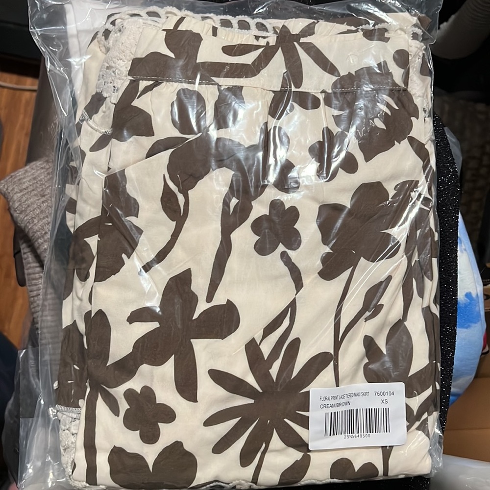 Boston Proper Floral Print Tiered Maxi Skirt - Picture 5 of 7
